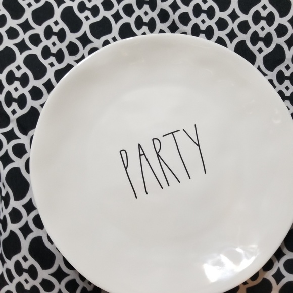 Perfect Rae Dunn Gift - Picture 3 of 4